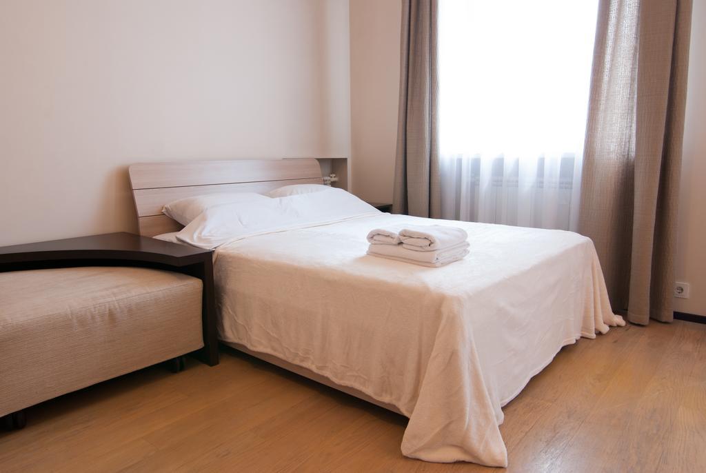 קייב Home Hotel Apartments On Zoloti Vorota מראה חיצוני תמונה