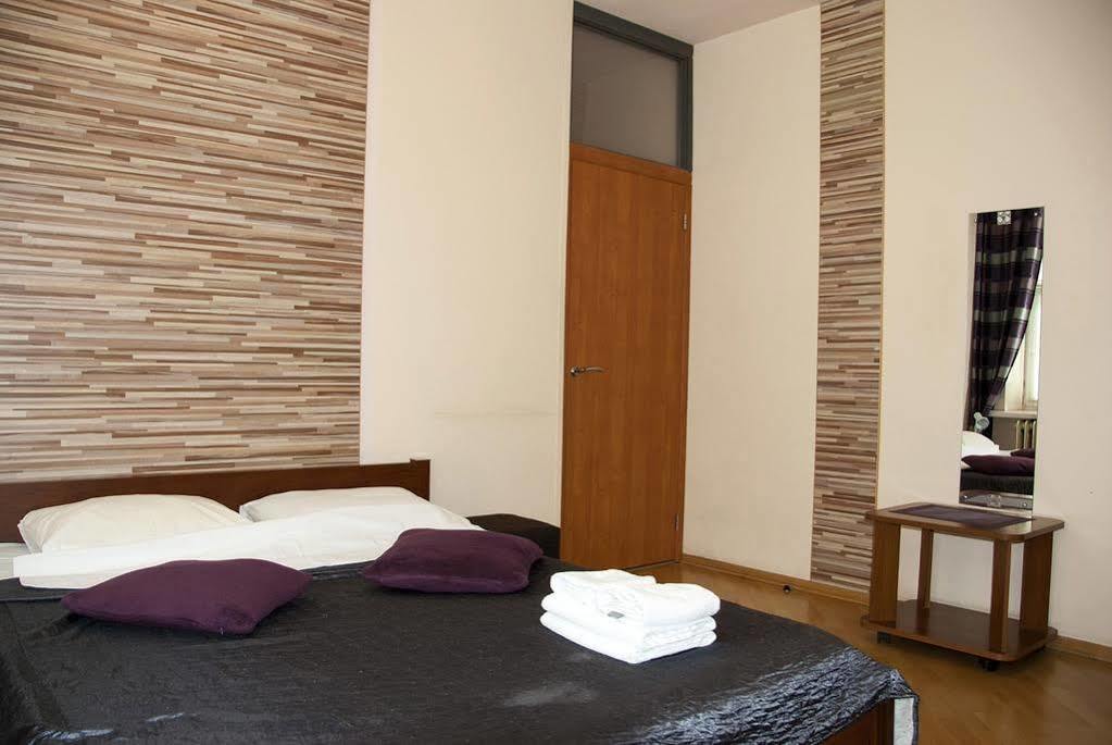 קייב Home Hotel Apartments On Zoloti Vorota מראה חיצוני תמונה